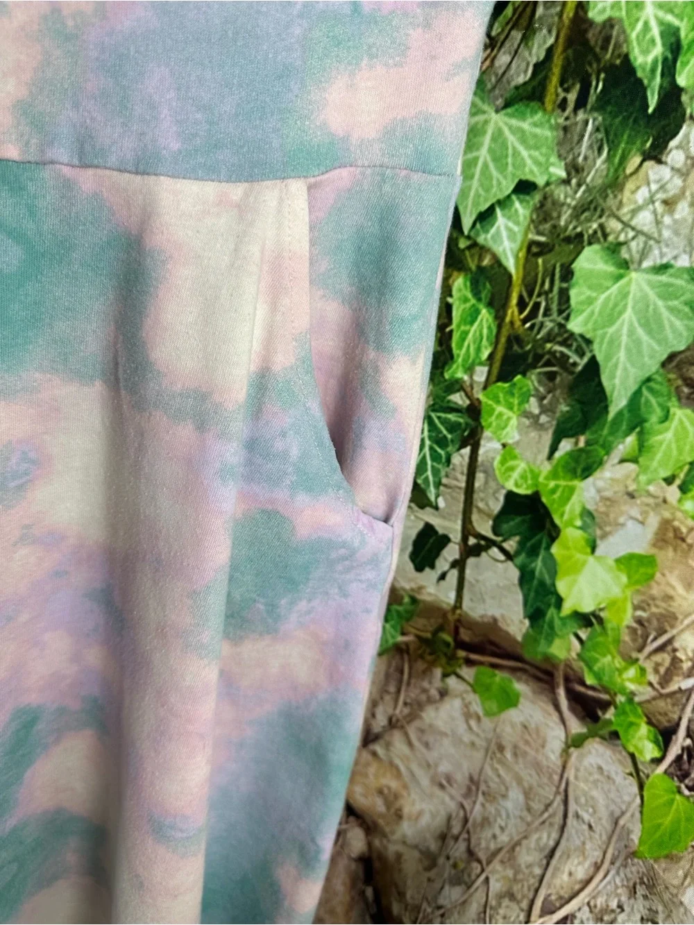 Girls size extra large 14 through 16 tie-dye cloud pattern